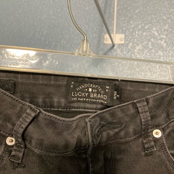 Lucky Brand women’s black distressed jeans size 6/28 R - Picture 9 of 9